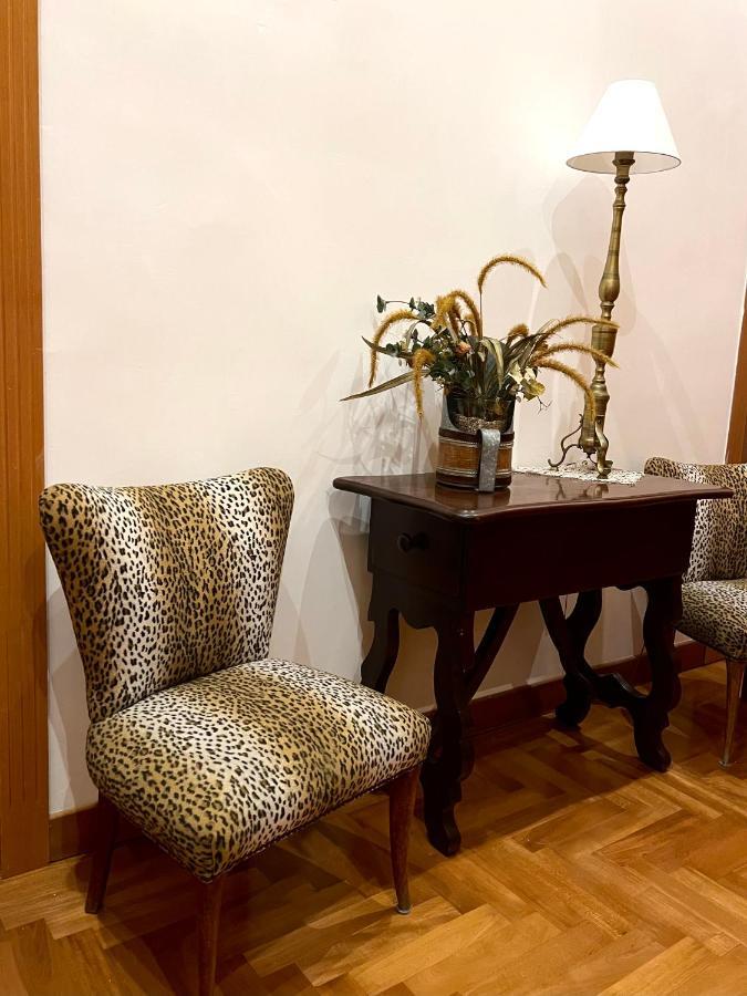 B&B Michelangelo Наполи Екстериор снимка
