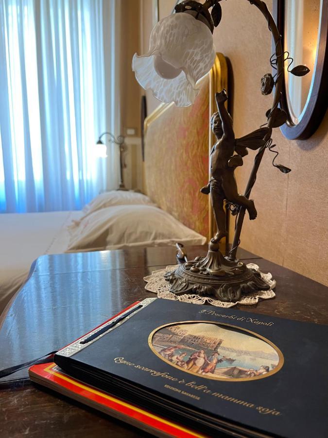 B&B Michelangelo Наполи Екстериор снимка