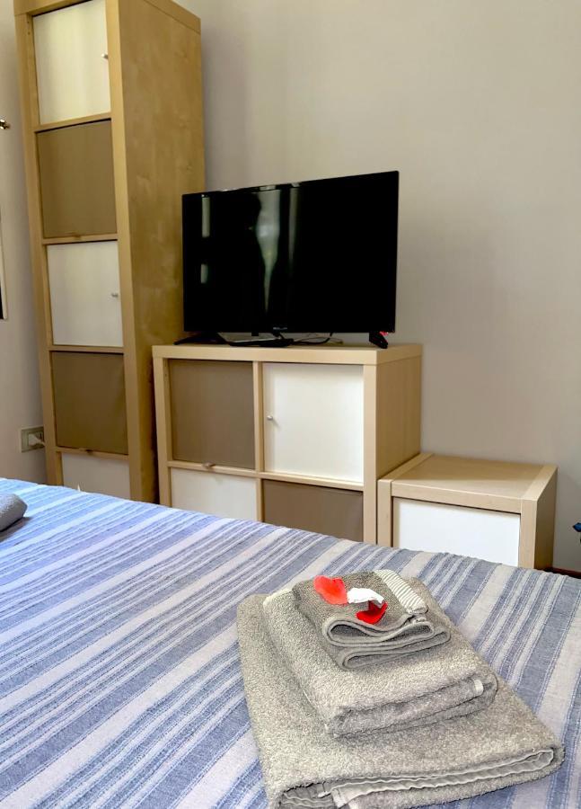 B&B Michelangelo Наполи Екстериор снимка
