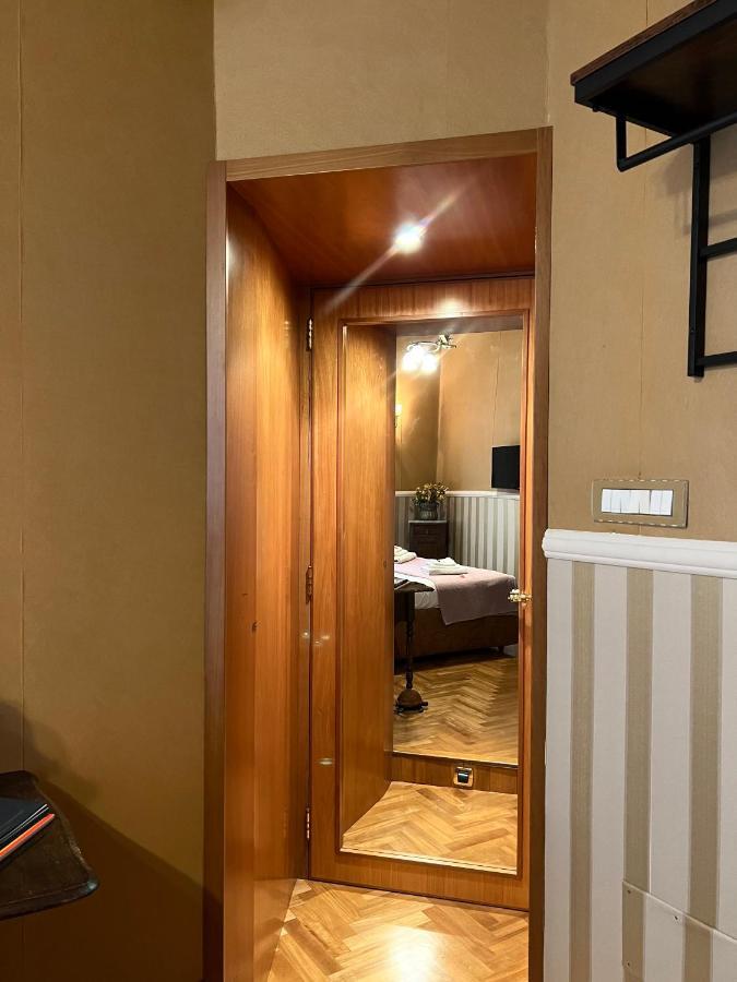 B&B Michelangelo Наполи Екстериор снимка