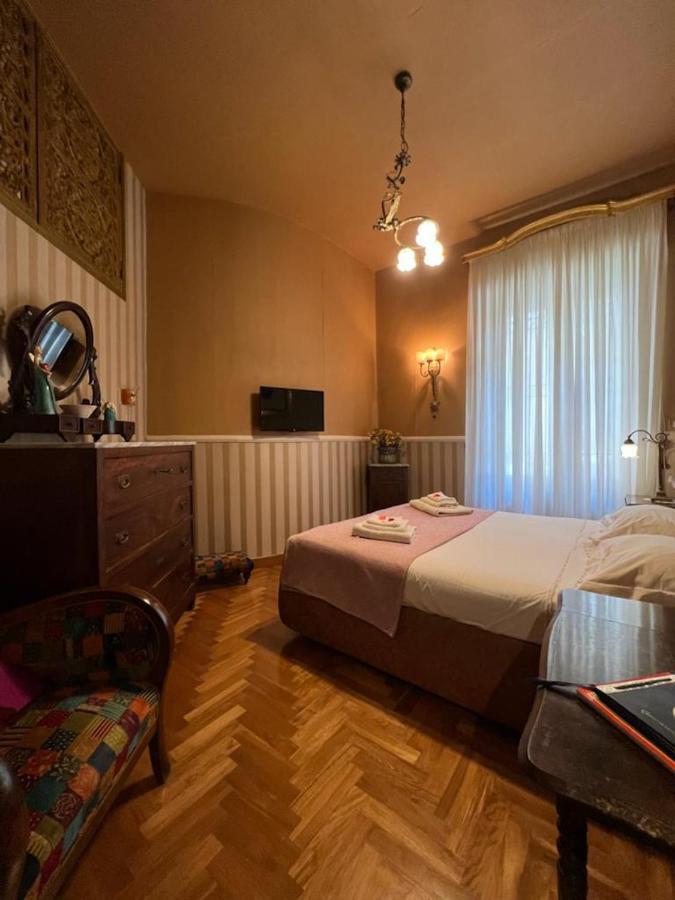 B&B Michelangelo Наполи Екстериор снимка