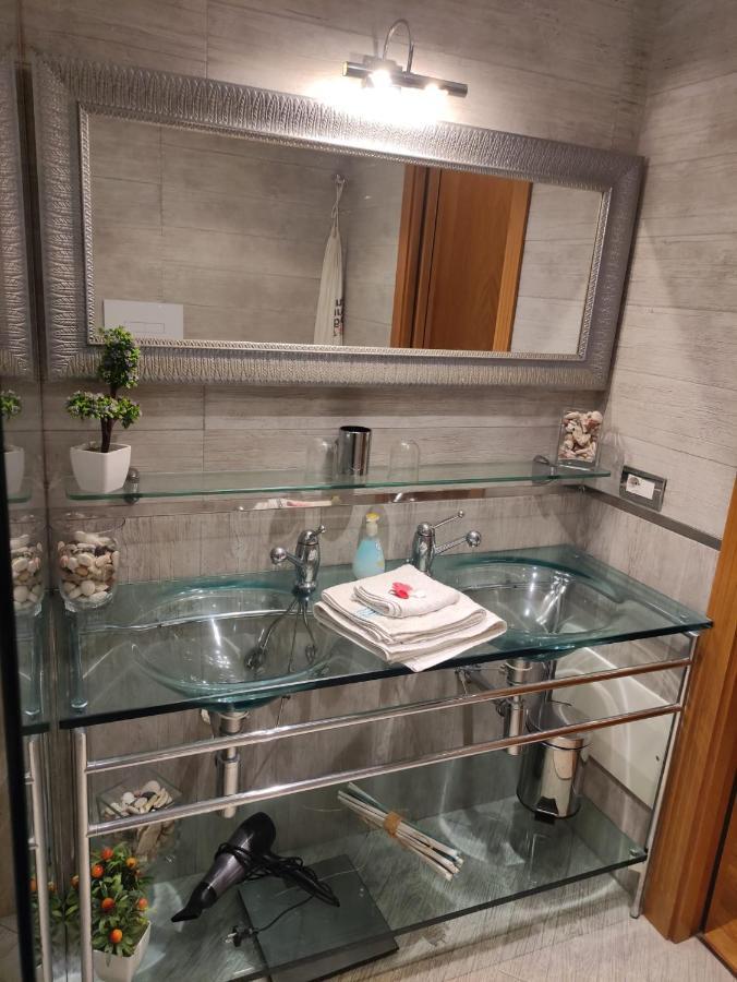 B&B Michelangelo Наполи Екстериор снимка