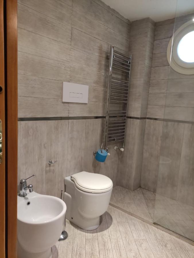 B&B Michelangelo Наполи Екстериор снимка